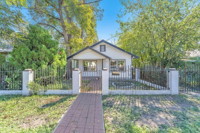 Building Photo - All Units Are Available With Brandnew Full Appliance Package