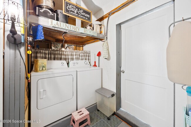 Building Photo - 229 NE 1st St