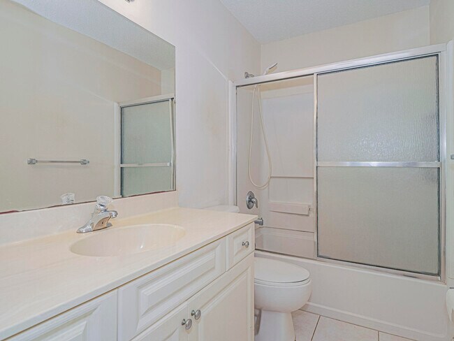 Building Photo - 36 Pine Arbor Ln