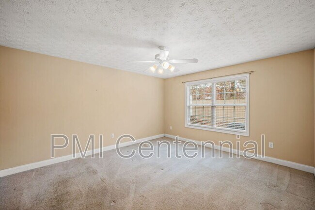 Building Photo - 152 Tara Commons Dr