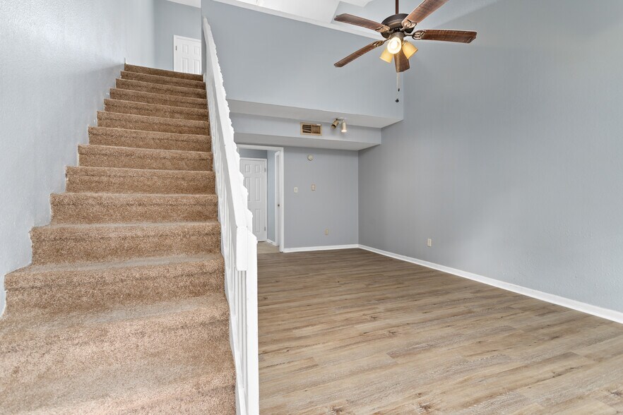 Building Photo - 1176 Oregon Ave