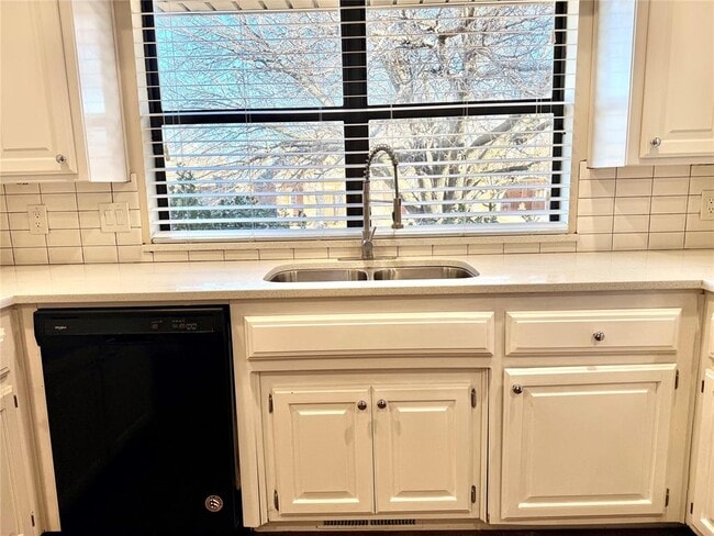 Building Photo - 12007 Shady Trail Ln