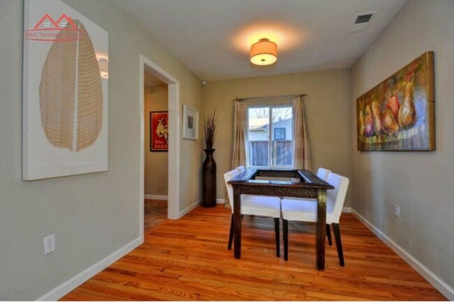 Building Photo - 493 Southwood Ave