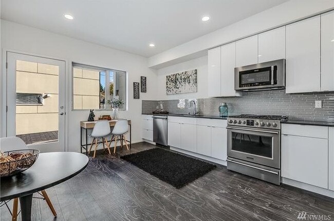 Building Photo - 6630 Carleton Ave S