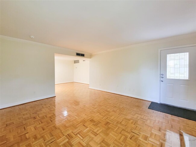Building Photo - 1601 S Shepherd Dr