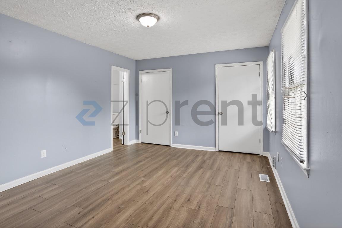 Building Photo - Unit 131