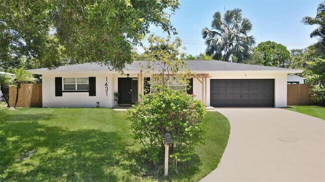 Building Photo - 1431 San Helen Dr