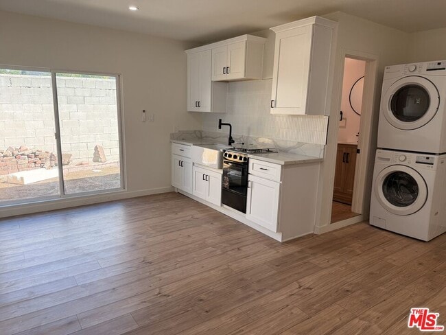 Building Photo - 3215 Winter St