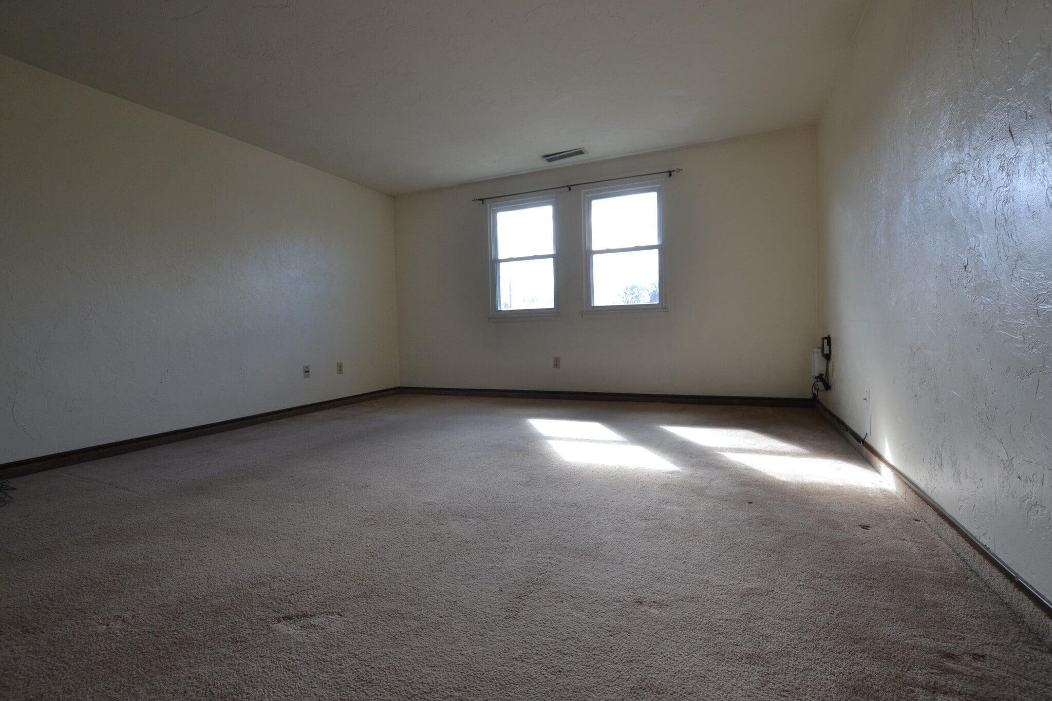 Building Photo - 2 General Greene Ave