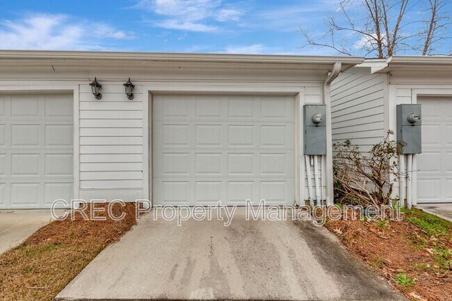 Building Photo - 804 Rue Dr