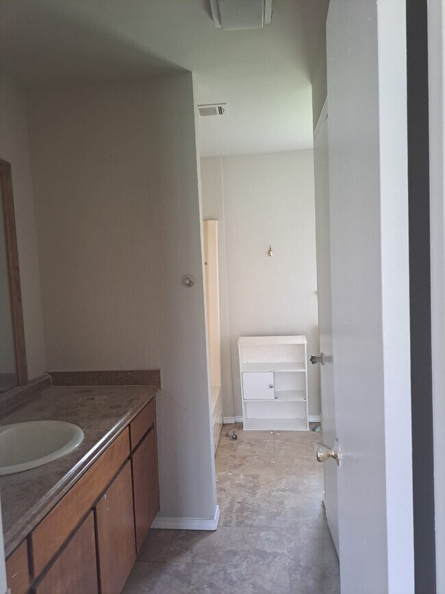 Building Photo - 851 Aspen Ln