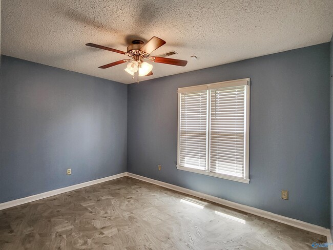 Building Photo - 308 Red Oak Rd