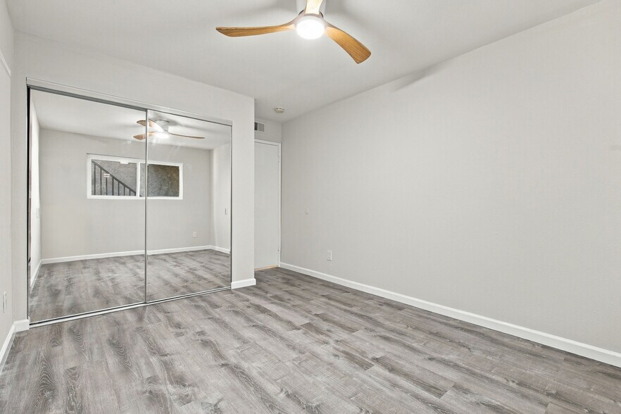 Building Photo - 3005 Jeffrey Dr