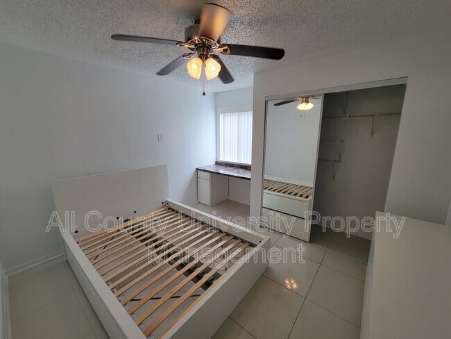 Building Photo - 2601 SW Archer Rd