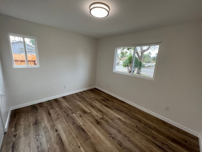 Building Photo - West 10th Escondido Triplex