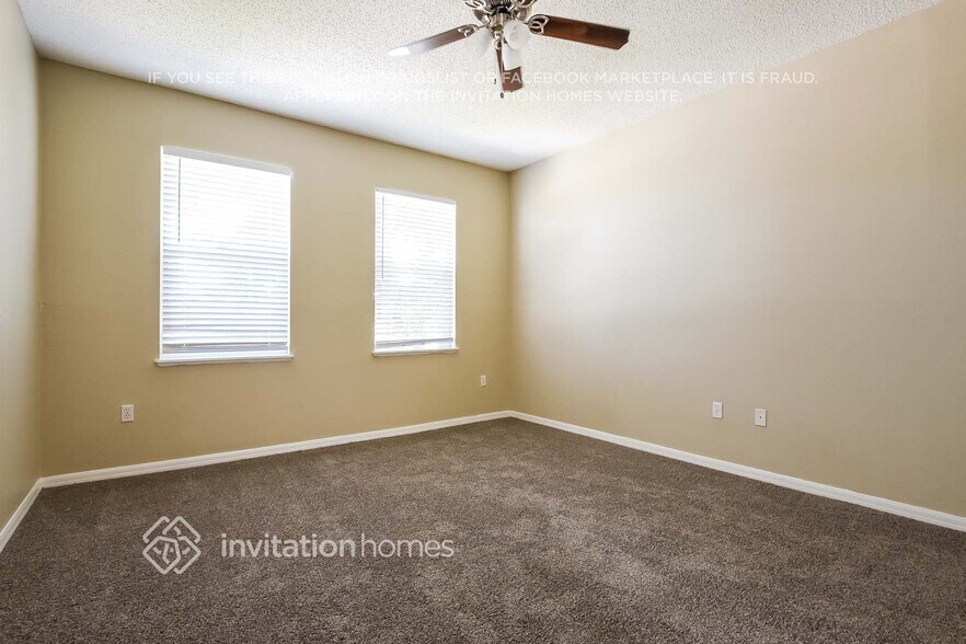 Building Photo - 371 Pebble Ct