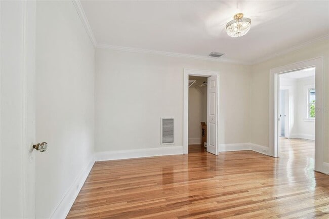 Building Photo - 3120 S Julia Cir