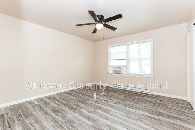 Building Photo - 50 Dahlia St