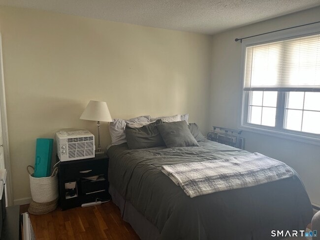 Building Photo - 1283 Hope St