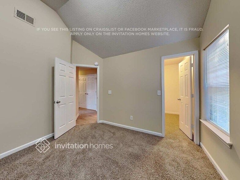 Building Photo - 335 Carrie Dr