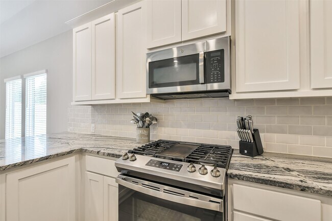 Building Photo - 19827 Bronze Spur Ct