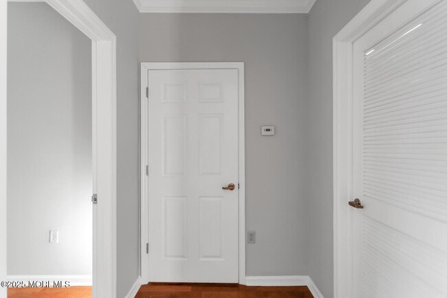 Building Photo - 325 Regency Pl