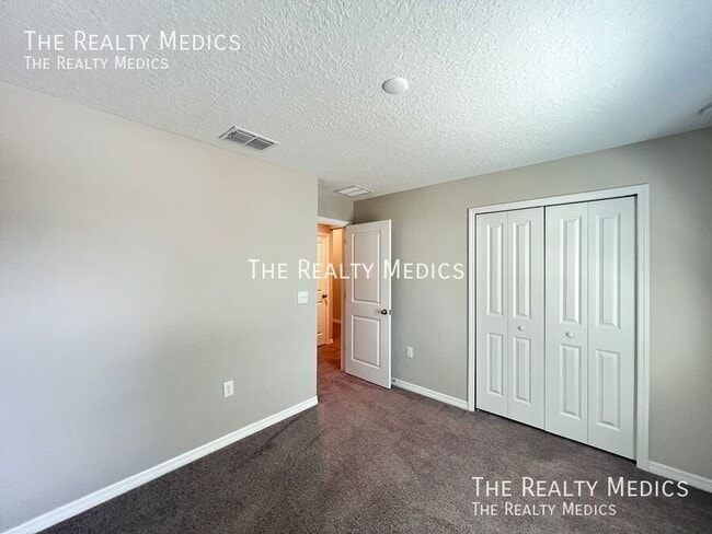 Building Photo - 13063 SW 43rd Ave Rd