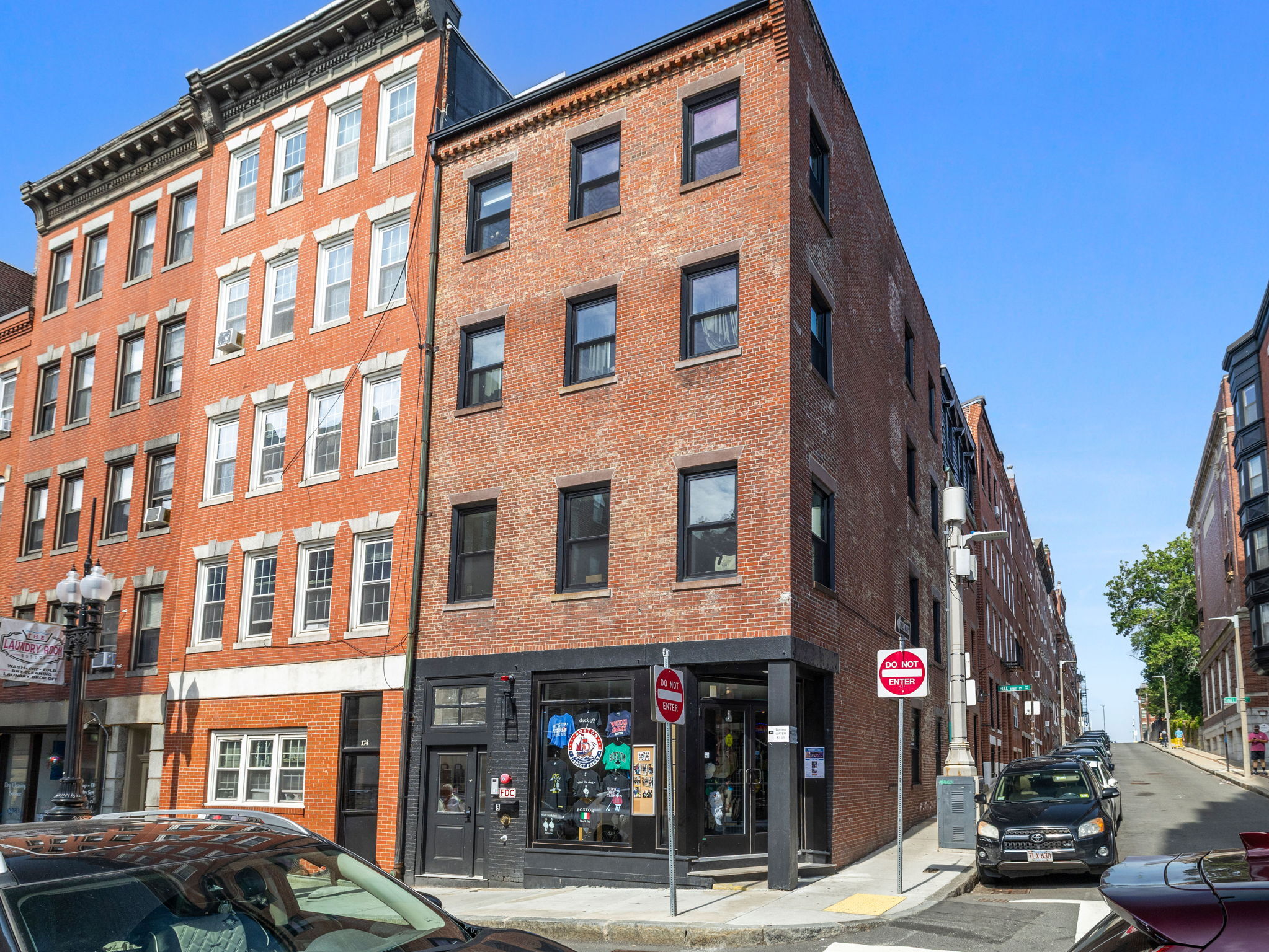 Building Photo - 176 Salem St