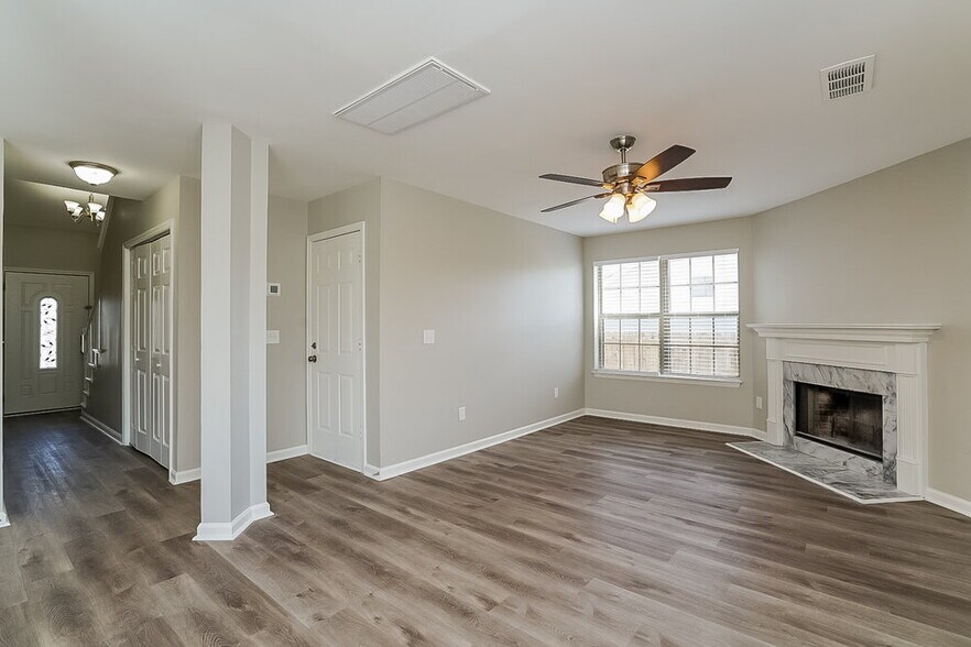 Building Photo - 206 Babe Ruth Cove