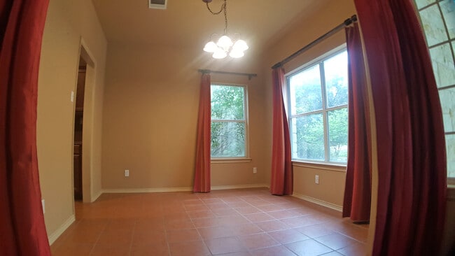 Building Photo - Secluded Hill Country home on huge lot!  Gorgeous home in tranquil setting!