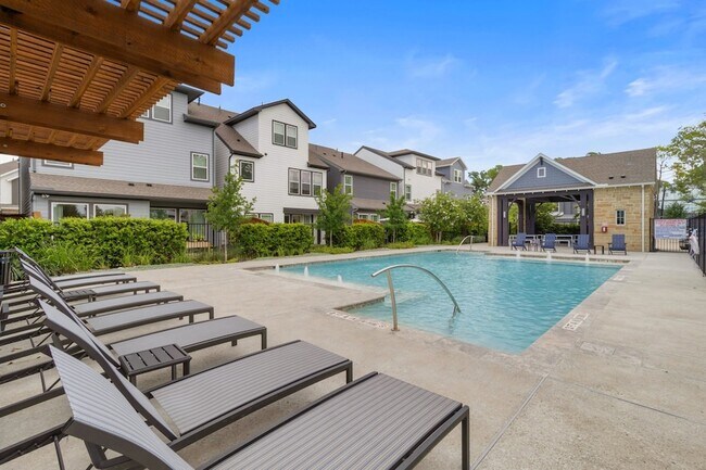 Building Photo - 16030 Mason Run Dr