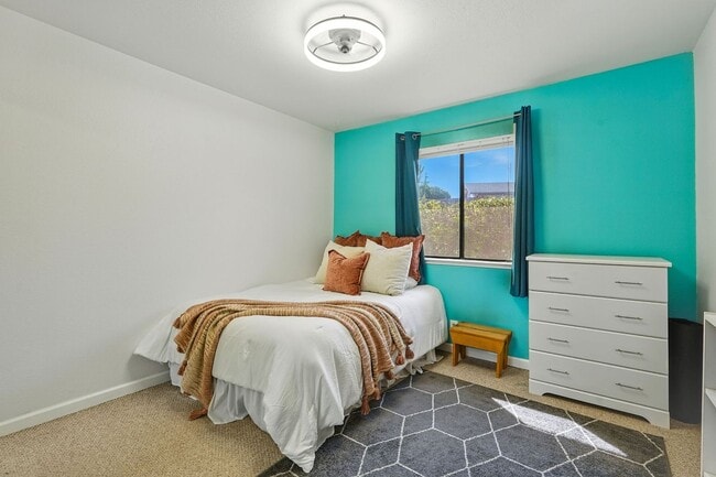 Building Photo - Single-Story 3 Bedroom Home in Quiet El Do...