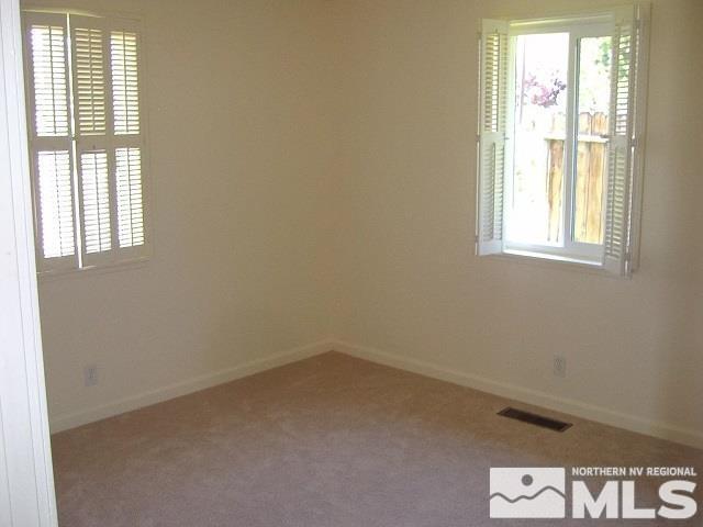 Building Photo - 479 W Plumb Ln