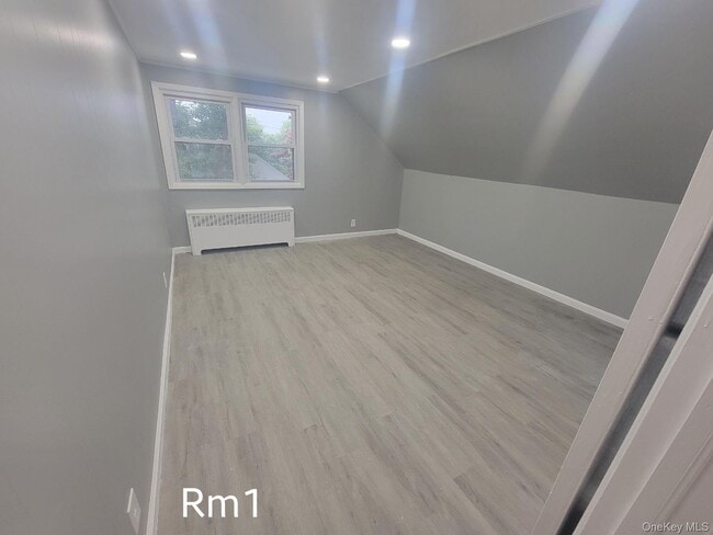 Building Photo - 73 Longshore St