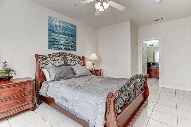 Building Photo - 2088 Laverne St