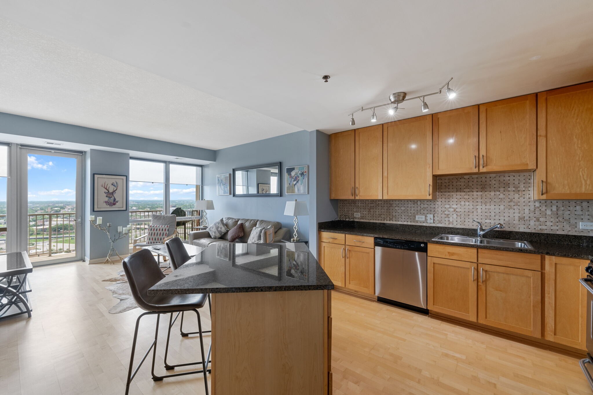 Open Floor Plan - 929 Portland Ave