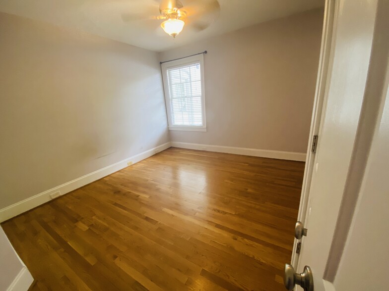 Window in second bedroom - 1630 Monument Ave