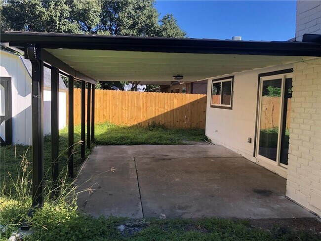 Building Photo - 4800 Pewter Ln