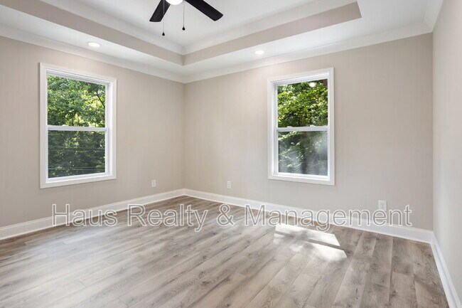 Building Photo - 105 Jay Cir