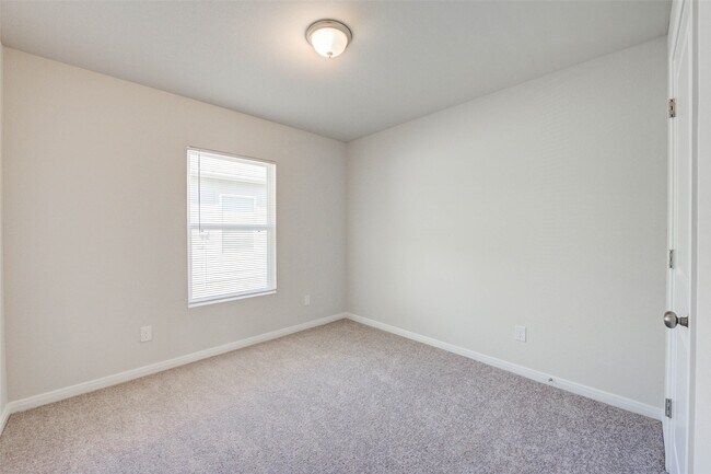 Building Photo - 10042 Cerritos dr