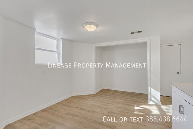 Building Photo - 1954 S 700 E