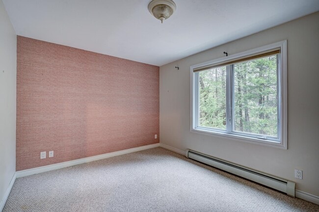 Building Photo - 28 Grachen Dr