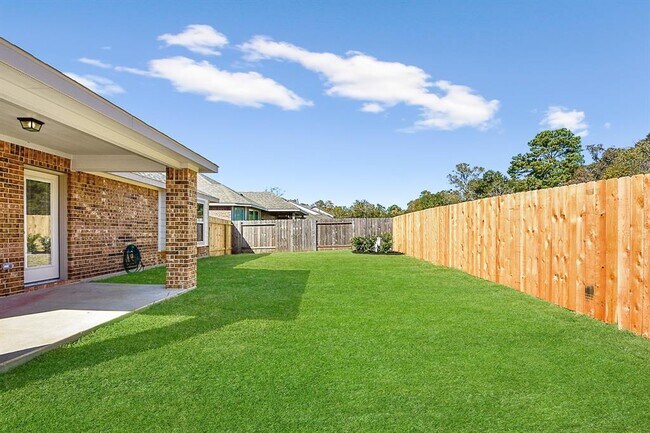 Building Photo - 23818 Willow Haven Dr