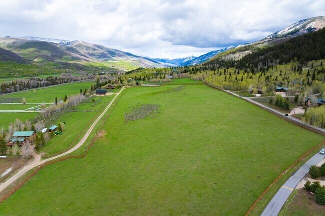 Building Photo - 4801 Conifer Dr