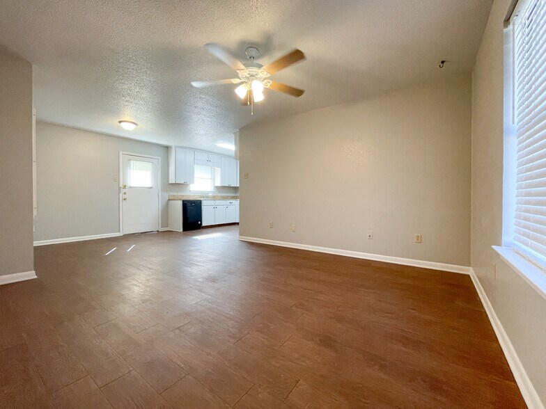 Building Photo - 3122 McFerrin Ave