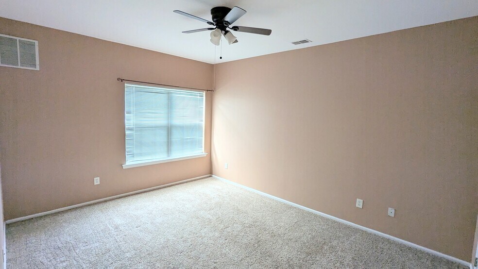 Master Bed, pic 2 - 834 Dominick Ct