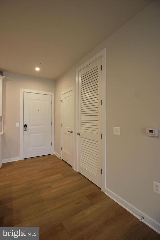 Building Photo - 1669 Bandit Loop