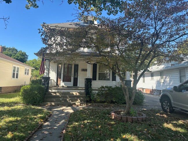 Primary Photo - Spacious, southwest side 3 BR/2 BA looking...