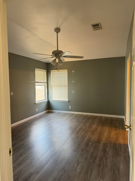Building Photo - 2618 Dove Crossing Dr