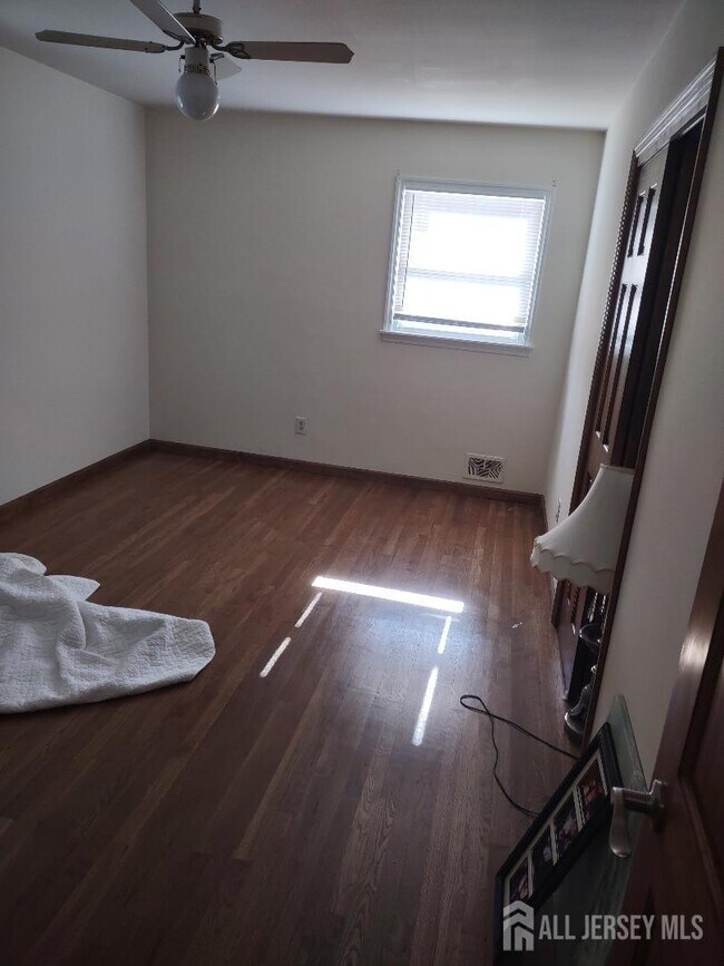 Building Photo - 204 Marlin Dr